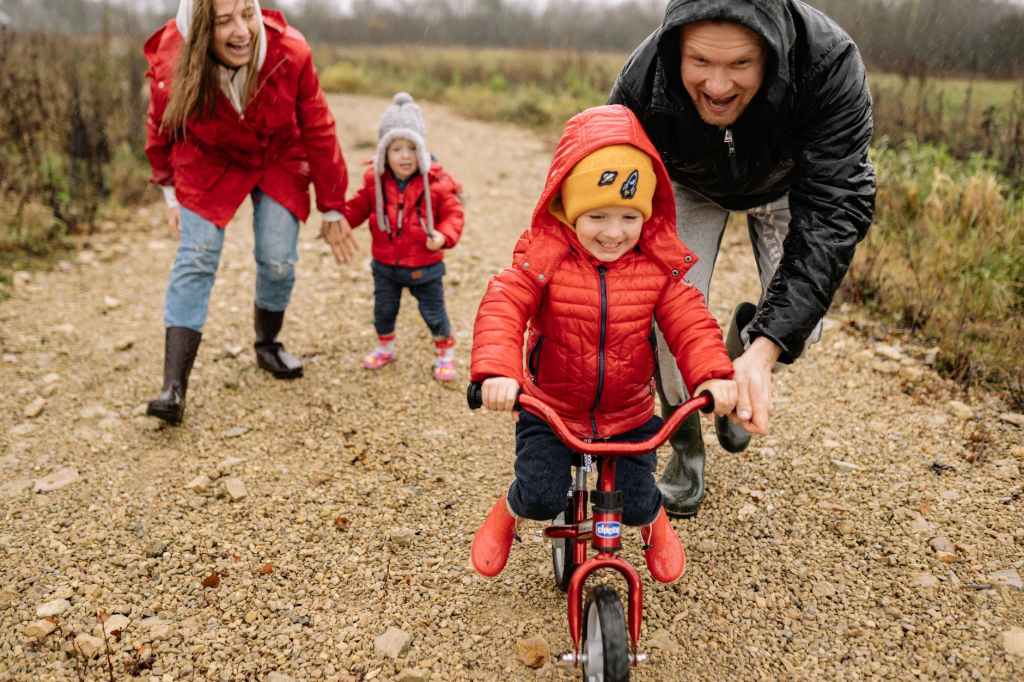 Unplugged and United: 10 Screen-Free Activities for Family Bonding in&nbsp;2024
