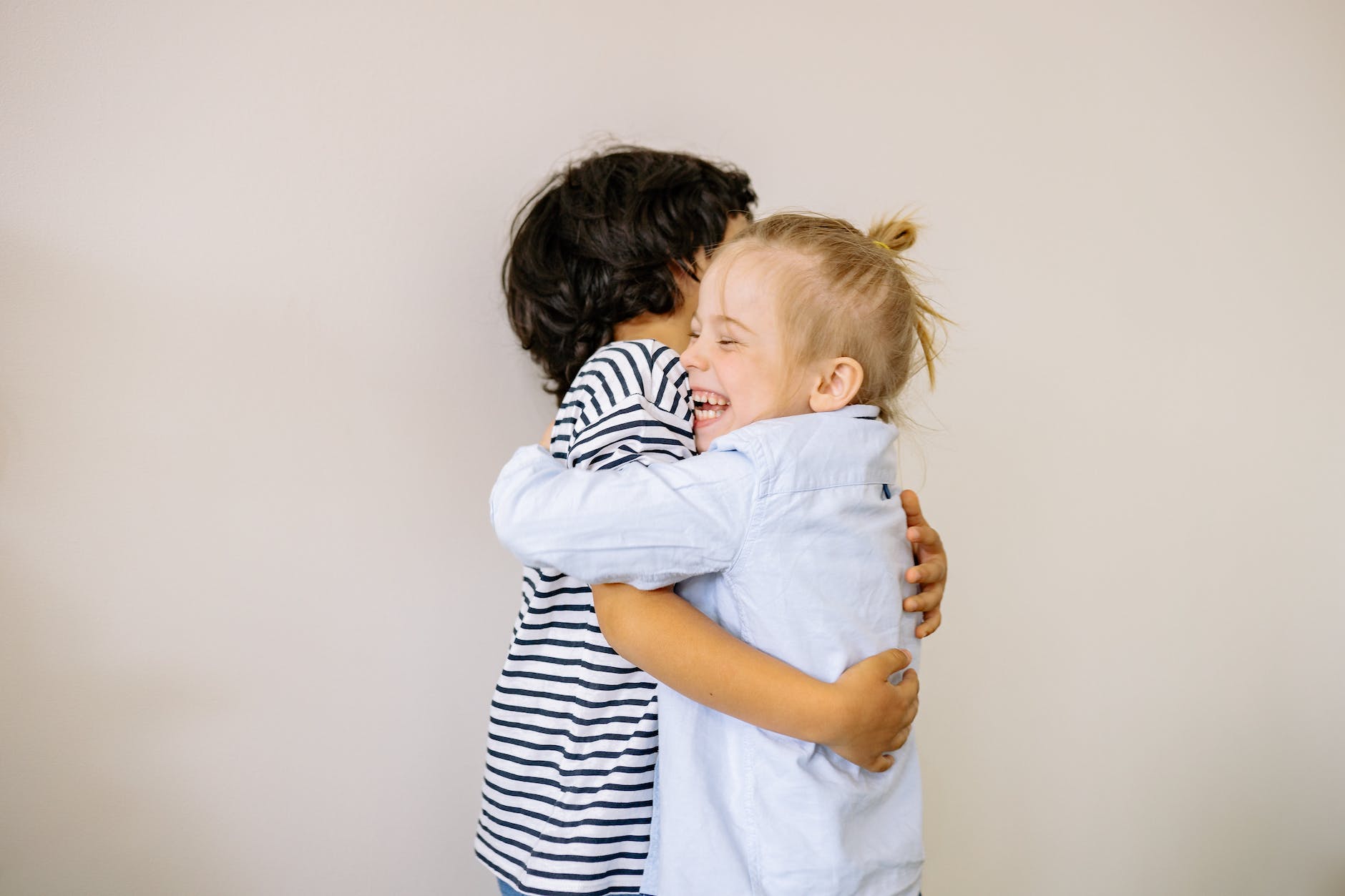 Raising Kind and Considerate Kids: 10 Tips for Teaching Good Manners